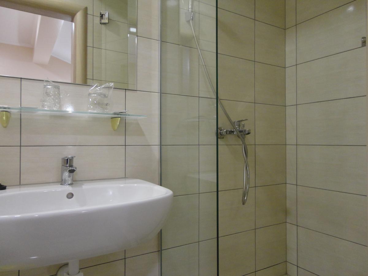 Bed and Breakfast Prenociste "Magnus" Slavonski Brod Exterior foto
