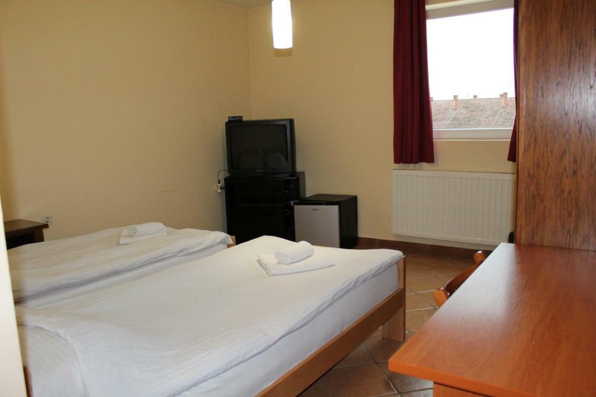 Bed and Breakfast Prenociste "Magnus" Slavonski Brod Exterior foto